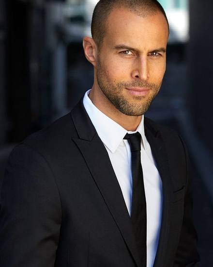 Commercial actor headshot photographed by Headshots LA in Los Angeles